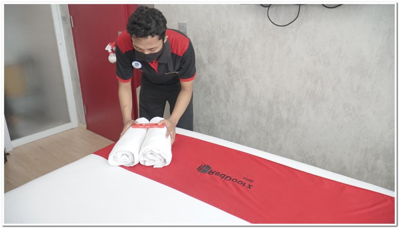 Reddoorz Plus Near Stie Ykpn 2 Maguwo Exterior foto