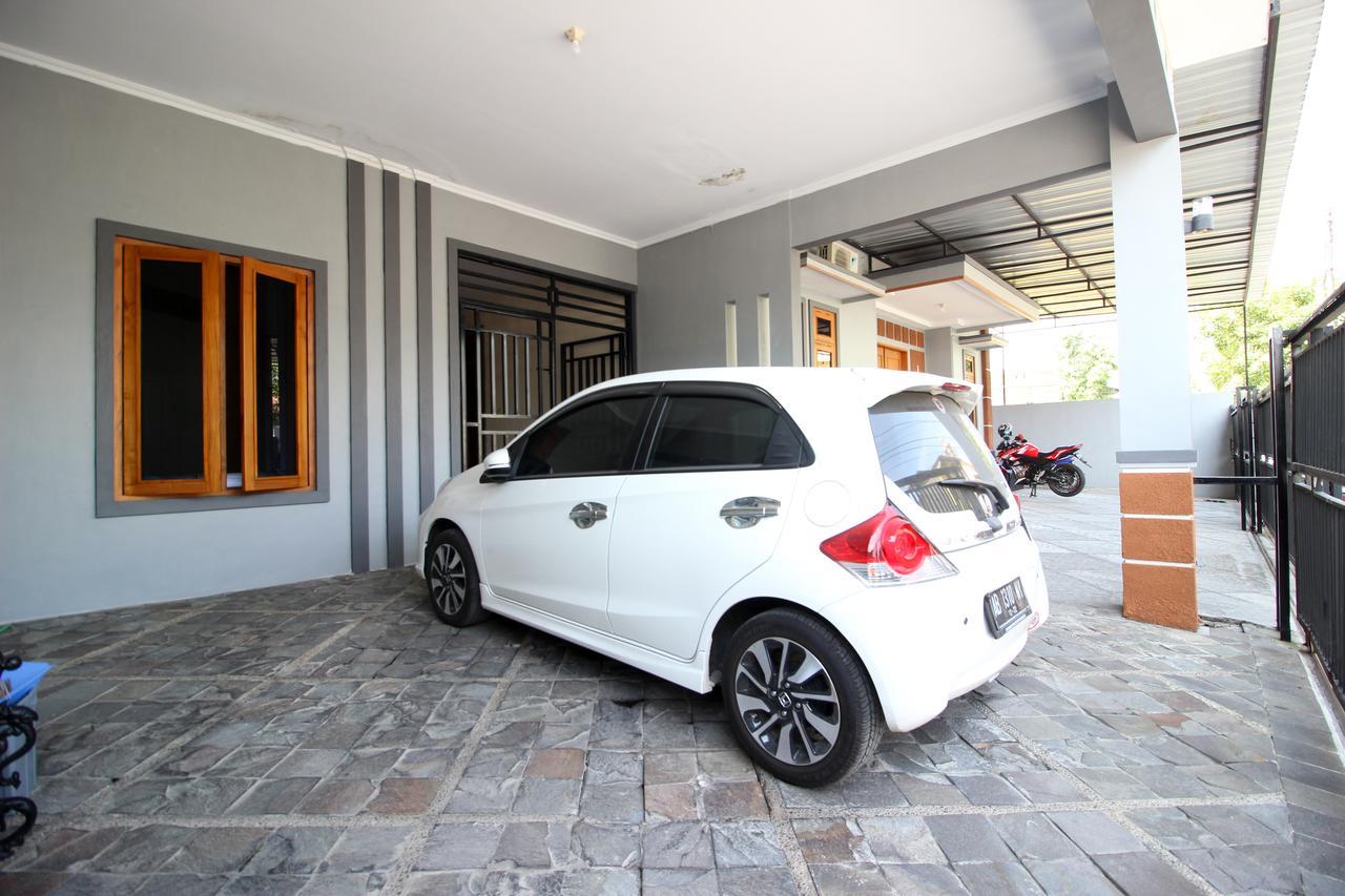 Reddoorz Plus Near Stie Ykpn 2 Maguwo Exterior foto