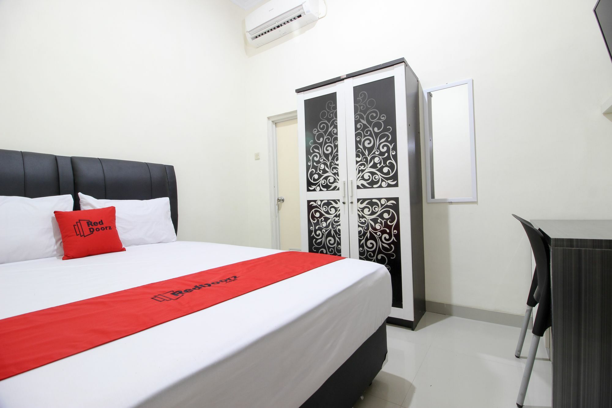 Reddoorz Plus Near Stie Ykpn 2 Maguwo Exterior foto