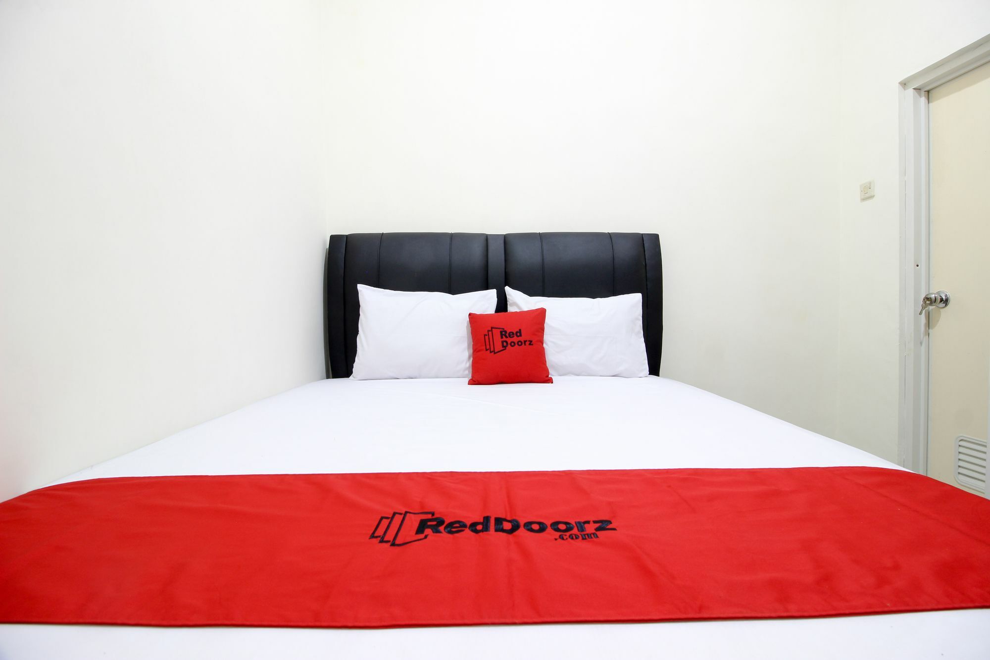Reddoorz Plus Near Stie Ykpn 2 Maguwo Exterior foto