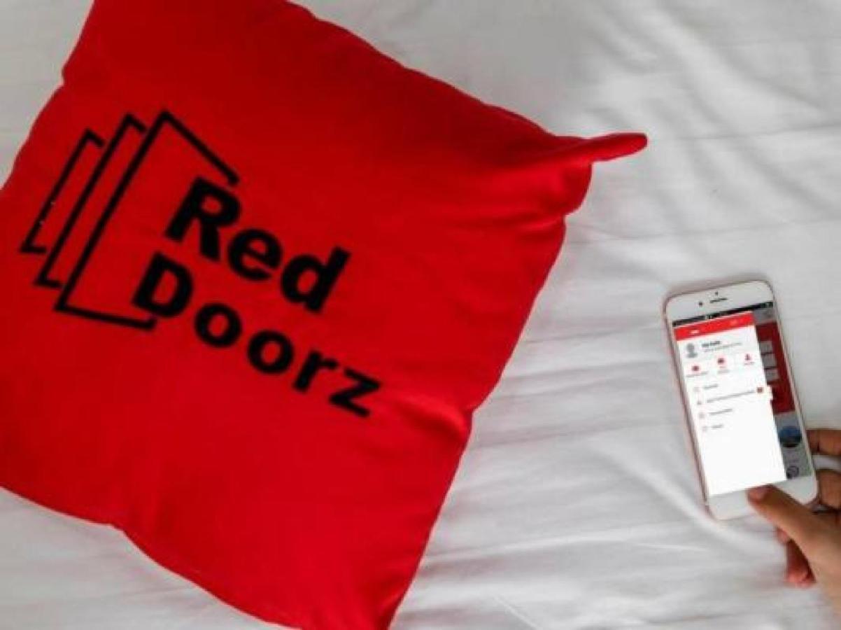 Reddoorz Plus Near Stie Ykpn 2 Maguwo Exterior foto